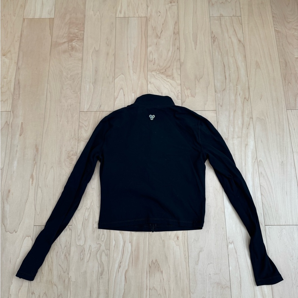 Butter limit zip-up - Picture 2 of 4